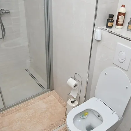 One Bedroom Zefir Near Stikovica Apartment