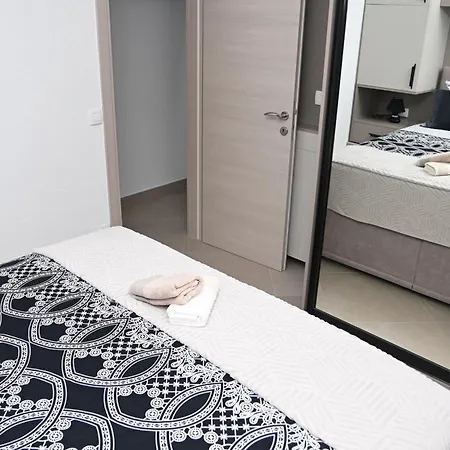 Apartment One Bedroom Zefir Near Stikovica *