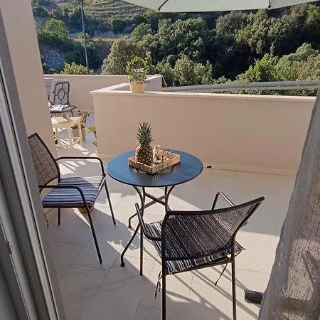 Apartment One Bedroom Zefir Near Stikovica