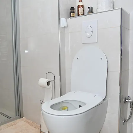 Apartment One Bedroom Zefir Near Stikovica