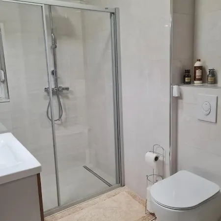 Apartment One Bedroom Zefir Near Stikovica *
