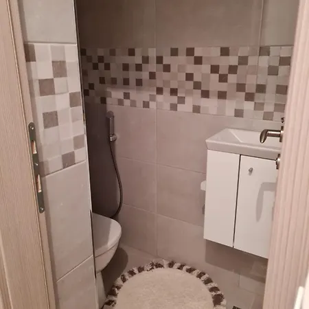 Appartement One Bedroom Zefir Near Stikovica