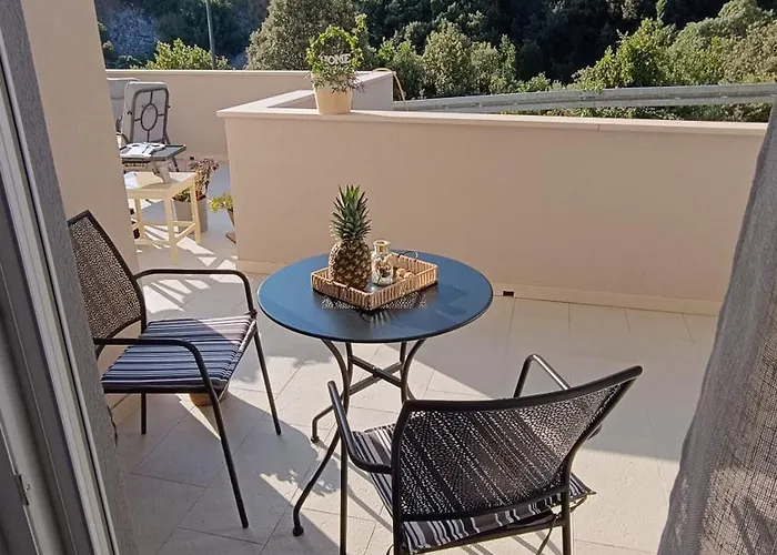 Apartment One Bedroom Zefir Near Stikovica