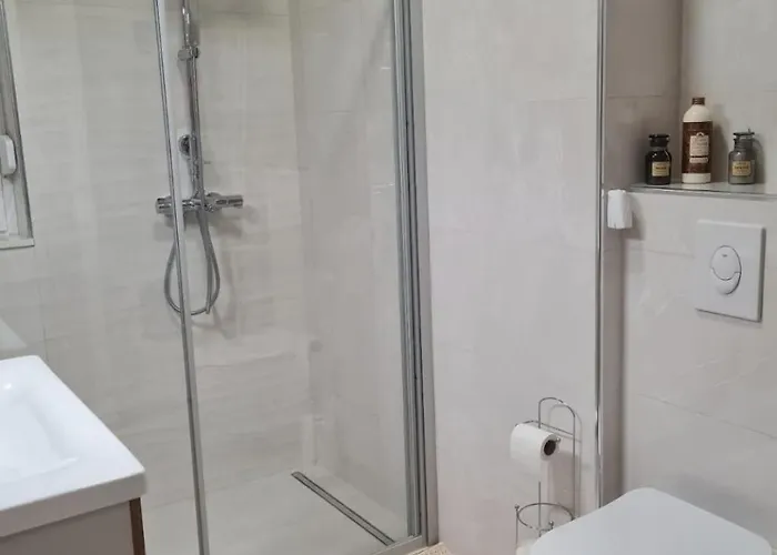 Apartment One Bedroom Zefir Near Stikovica *